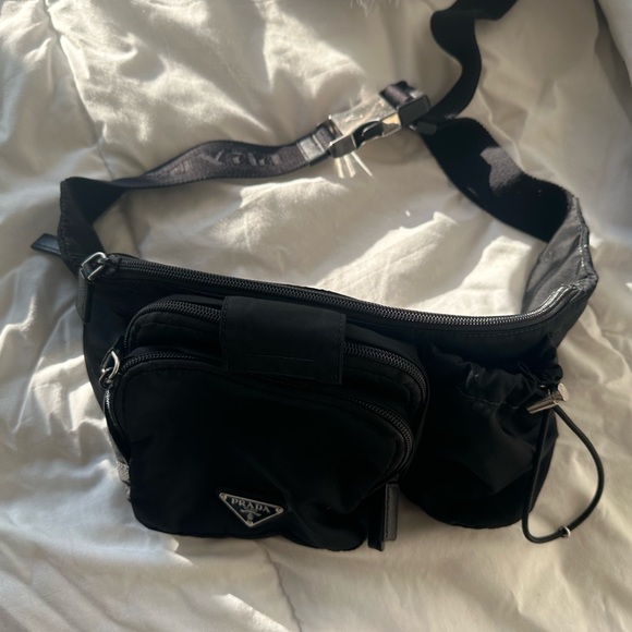 Re-Nylon and Saffiano leather belt bag - Picture 4 of 6